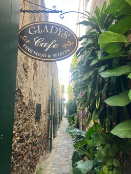 Glady's Cafe