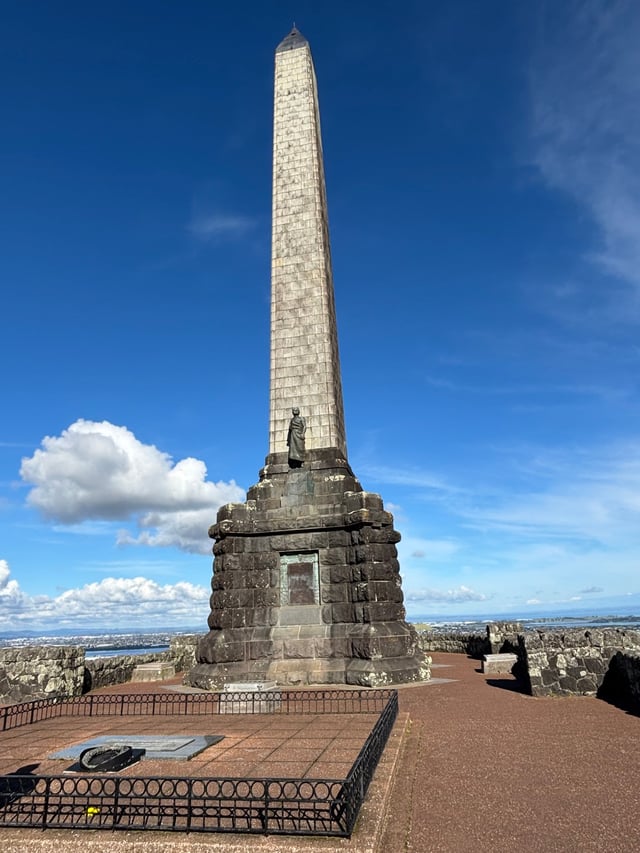 One Tree Hill Obelisk — Day 2: Coast to Coast Walkway